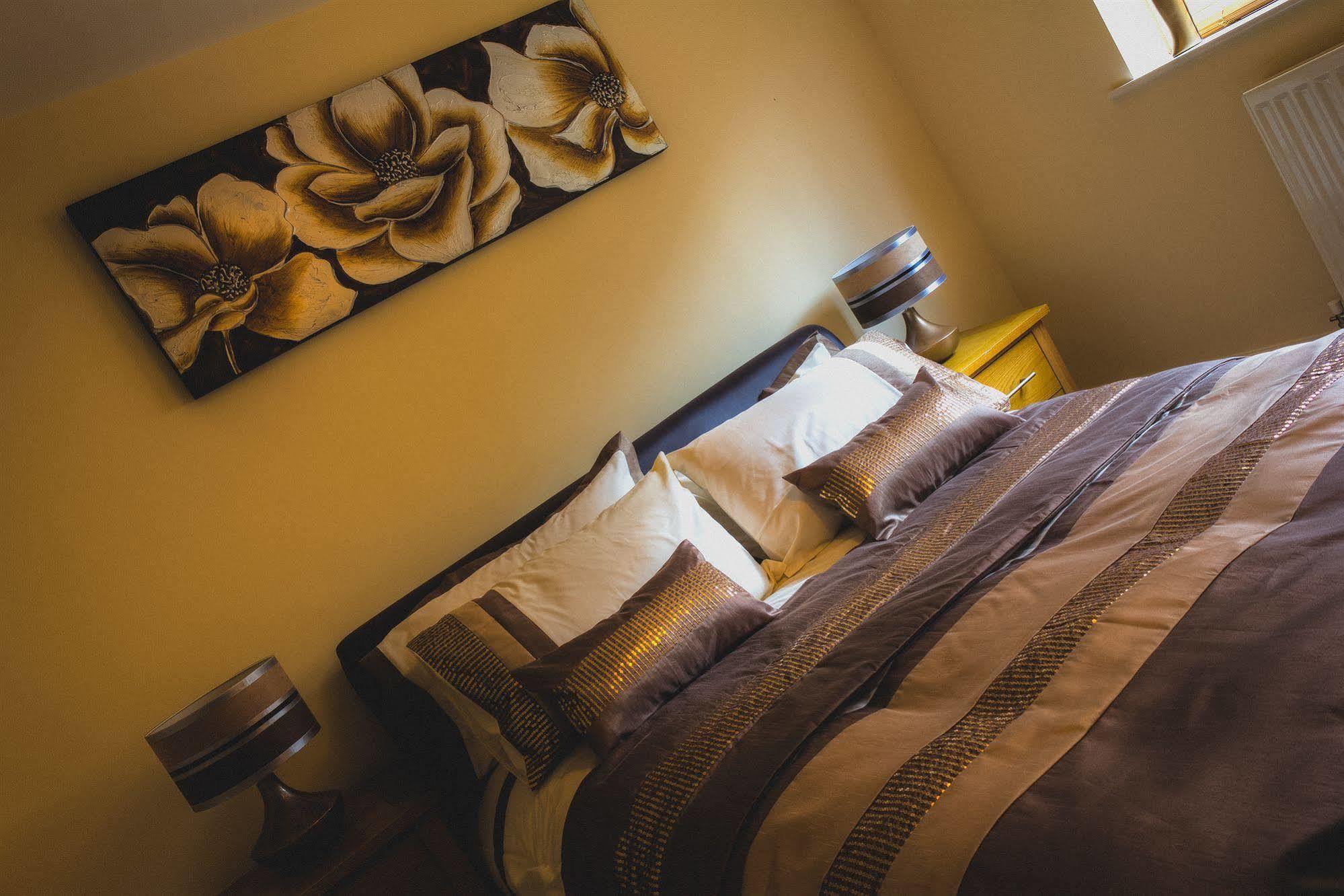 The Lindley Suite - Simple2Let Serviced Apartments Хаддерсфилд Экстерьер фото