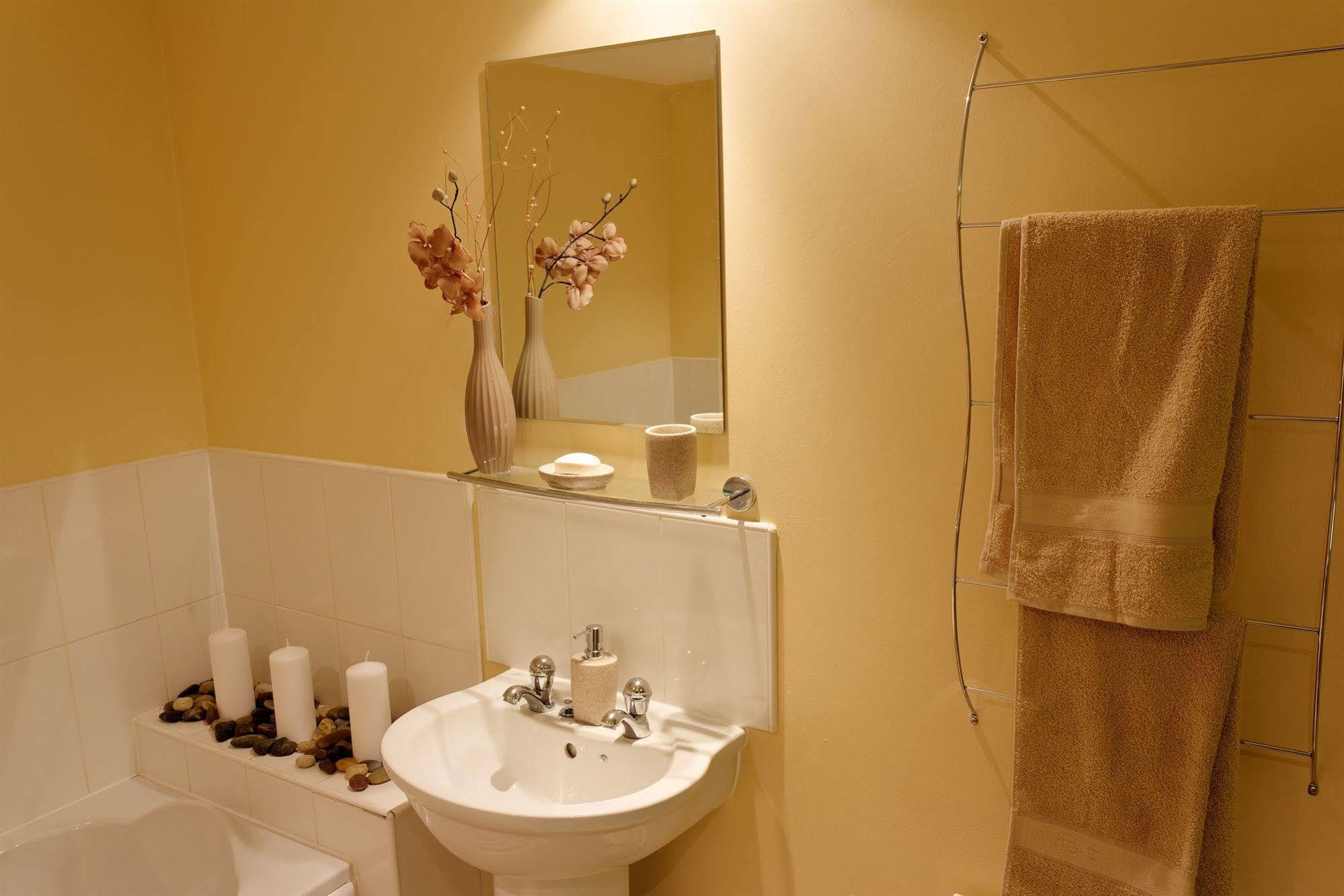 The Lindley Suite - Simple2Let Serviced Apartments Хаддерсфилд Экстерьер фото