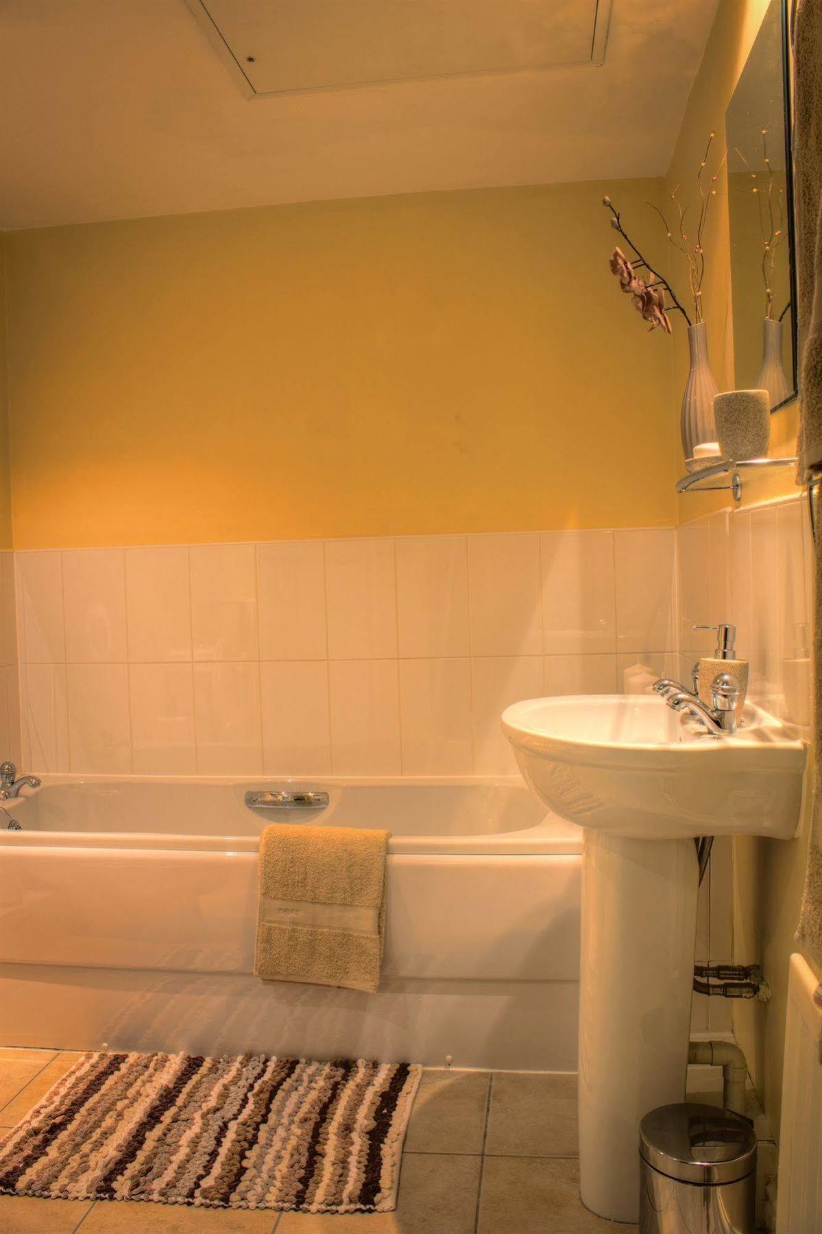 The Lindley Suite - Simple2Let Serviced Apartments Хаддерсфилд Экстерьер фото
