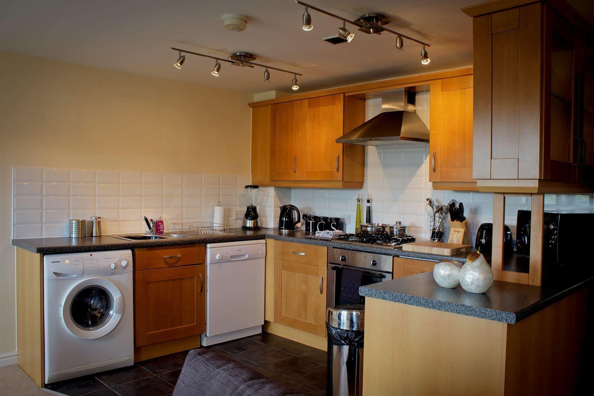 The Lindley Suite - Simple2Let Serviced Apartments Хаддерсфилд Экстерьер фото